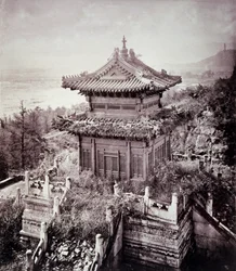 Övervuxen pagod, ca 1855-65 (collotyp)